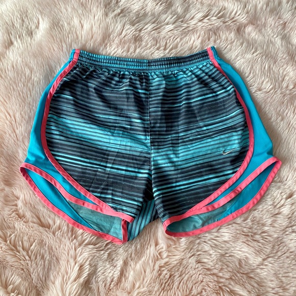 Nike Dri-Fit Tempo stunning shorts - Picture 1 of 2